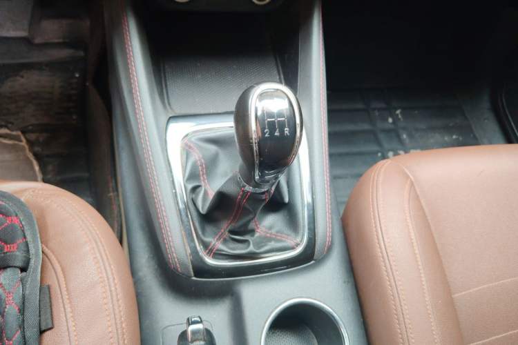 Used CHANGAN OSHAN A800 2017 1.6L Manual Comfort Model Gear Lever