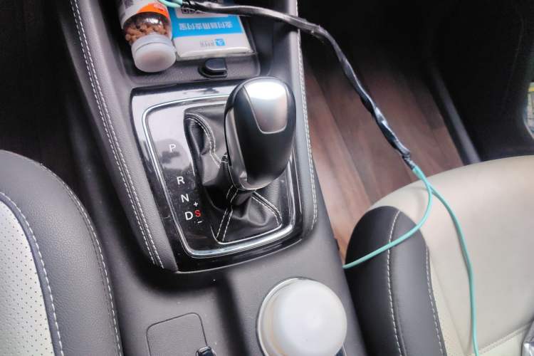 Used CHANGAN OSHAN A800 2017 1.5T Automatic Luxury Model Gear Lever
