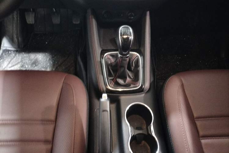 Used CHANGAN OSHAN A800 2017 1.5T Manual Luxury Model Gear Lever