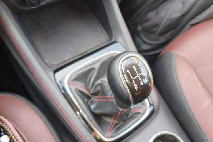 Used CHANGAN OSHAN A800 2017 1.6L Manual Luxury Model Gear Lever