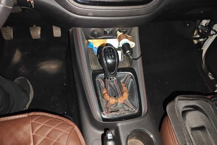Used CHANGAN OSHAN A800 2017 1.6L Manual Comfort Model Gear Lever