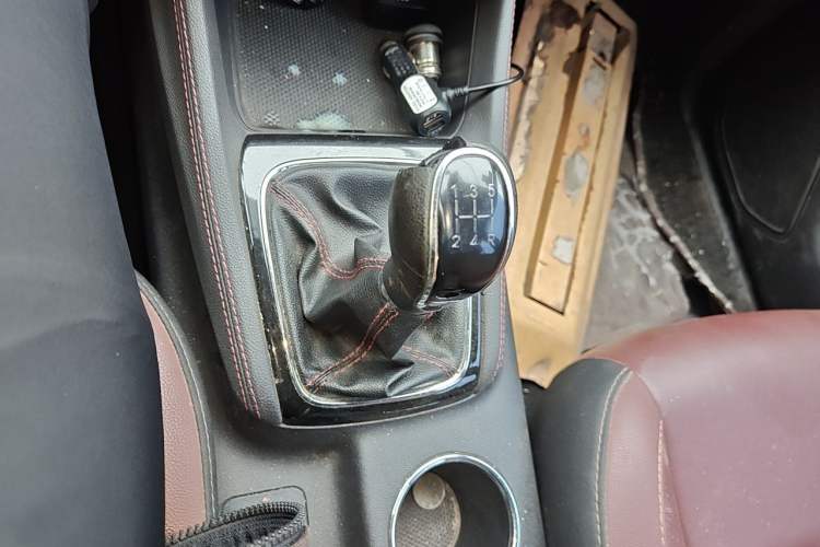 Used CHANGAN OSHAN A800 2017 1.6L Manual Luxury Model Gear Lever