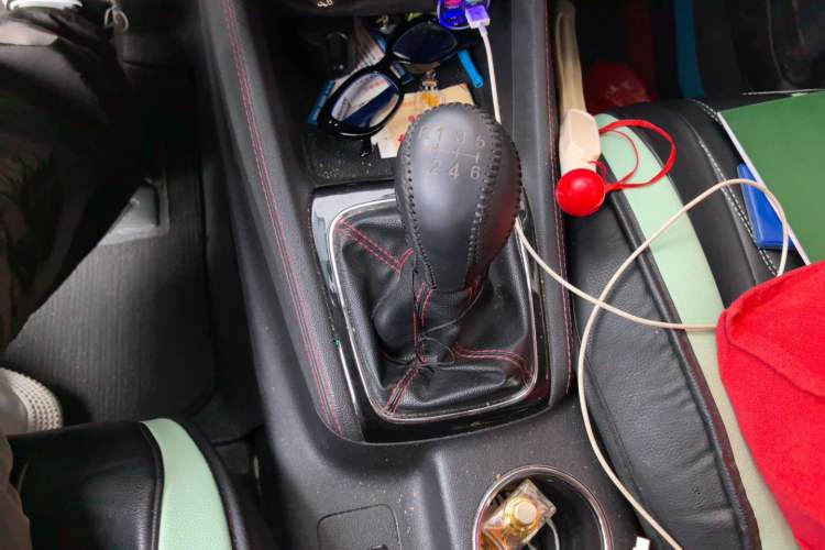 Used CHANGAN OSHAN A800 2017 1.5T Manual Elite Version Gear Lever
