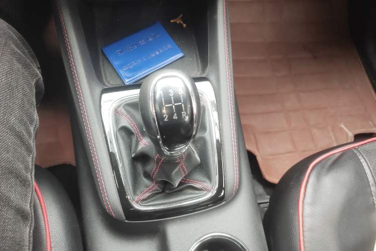 Used CHANGAN OSHAN A800 2017 1.6L Manual Comfort Model Gear Lever