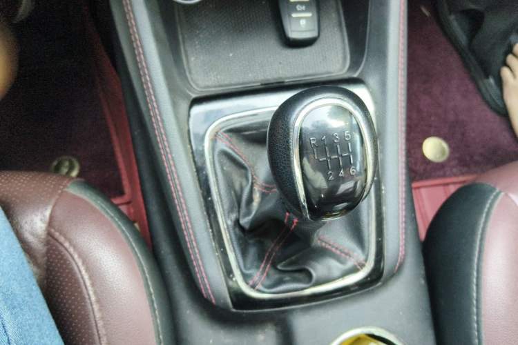 Used CHANGAN OSHAN A800 2017 1.5T Manual Luxury Model Gear Lever