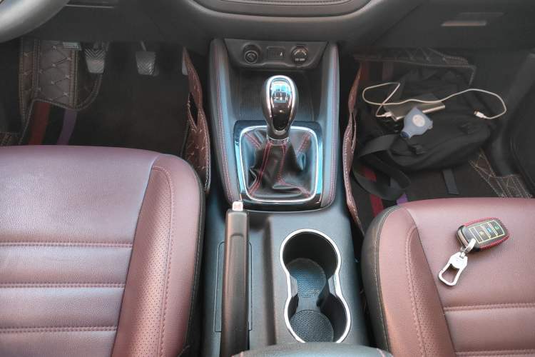 Used CHANGAN OSHAN A800 2017 1.6L Manual Luxury Model Gear Lever