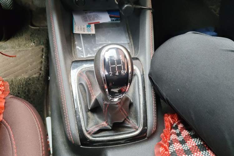 Used CHANGAN OSHAN A800 2017 1.6L Manual Comfort Model Gear Lever