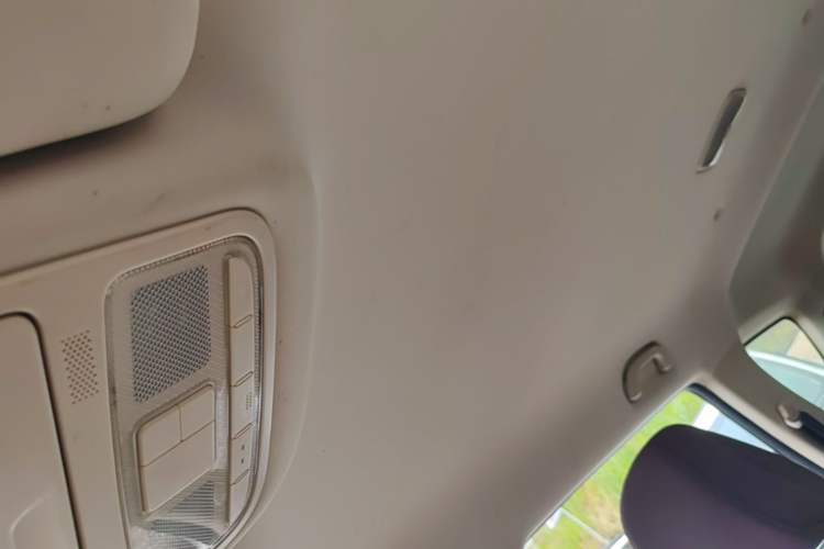 Used CHANGAN OSHAN A800 2017 1.6L Manual Comfort Model Headliner