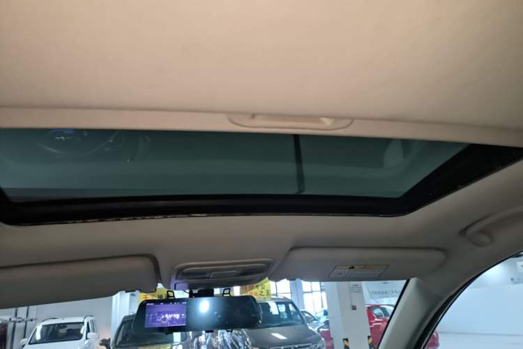 Used CHANGAN OSHAN A800 2017 1.5T Automatic Luxury Model Headliner