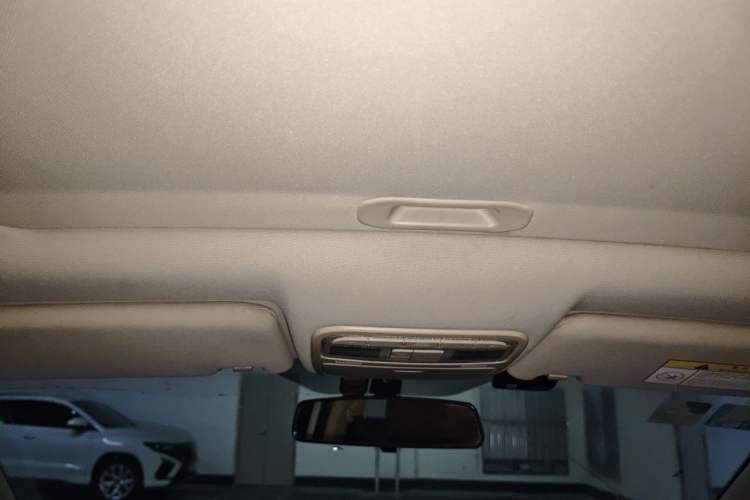 Used CHANGAN OSHAN A800 2017 1.6L Manual Luxury Model Headliner