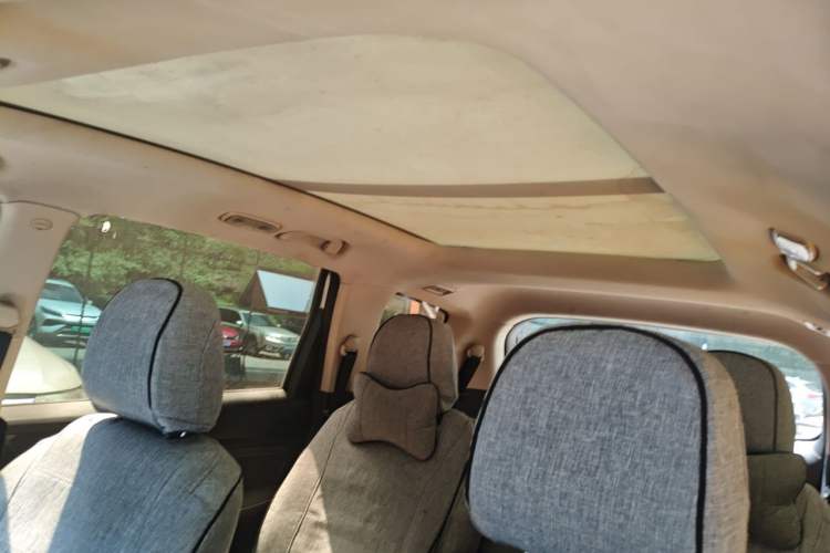 Used CHANGAN OSHAN A800 2017 1.5T Automatic ZhiZun Model Headliner