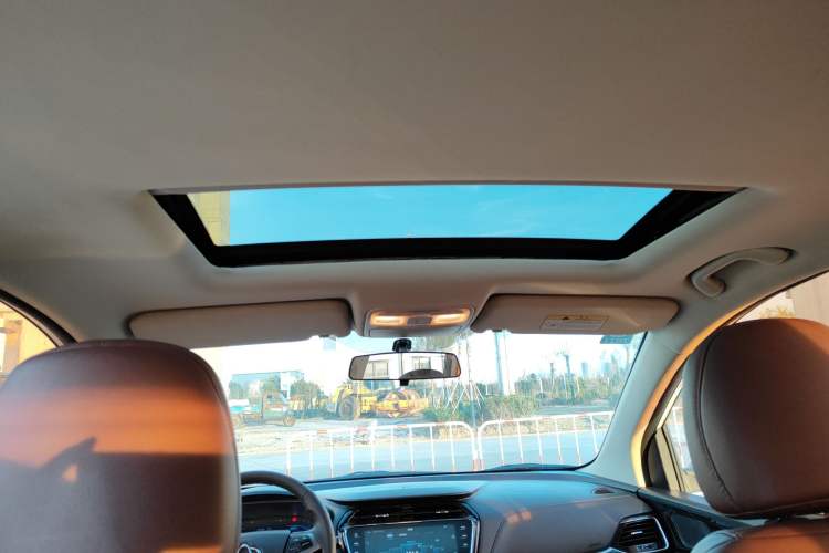Used CHANGAN OSHAN A800 2017 1.6L Manual Luxury Model Headliner