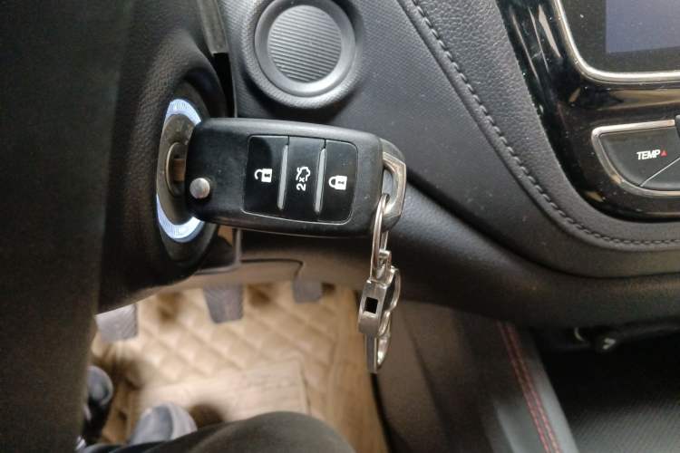 Used CHANGAN OSHAN A800 2017 1.6L Manual Comfort Model Interior 1
