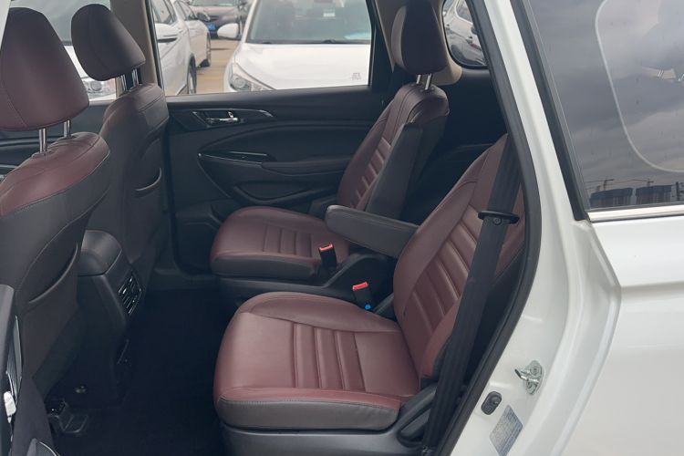 Used CHANGAN OSHAN A800 2017 1.5T Manual Luxury Model Interior 1