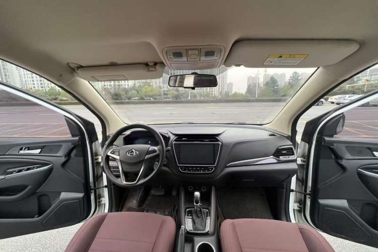 Used CHANGAN OSHAN A800 2017 1.5T Automatic Comfort Model Interior 1
