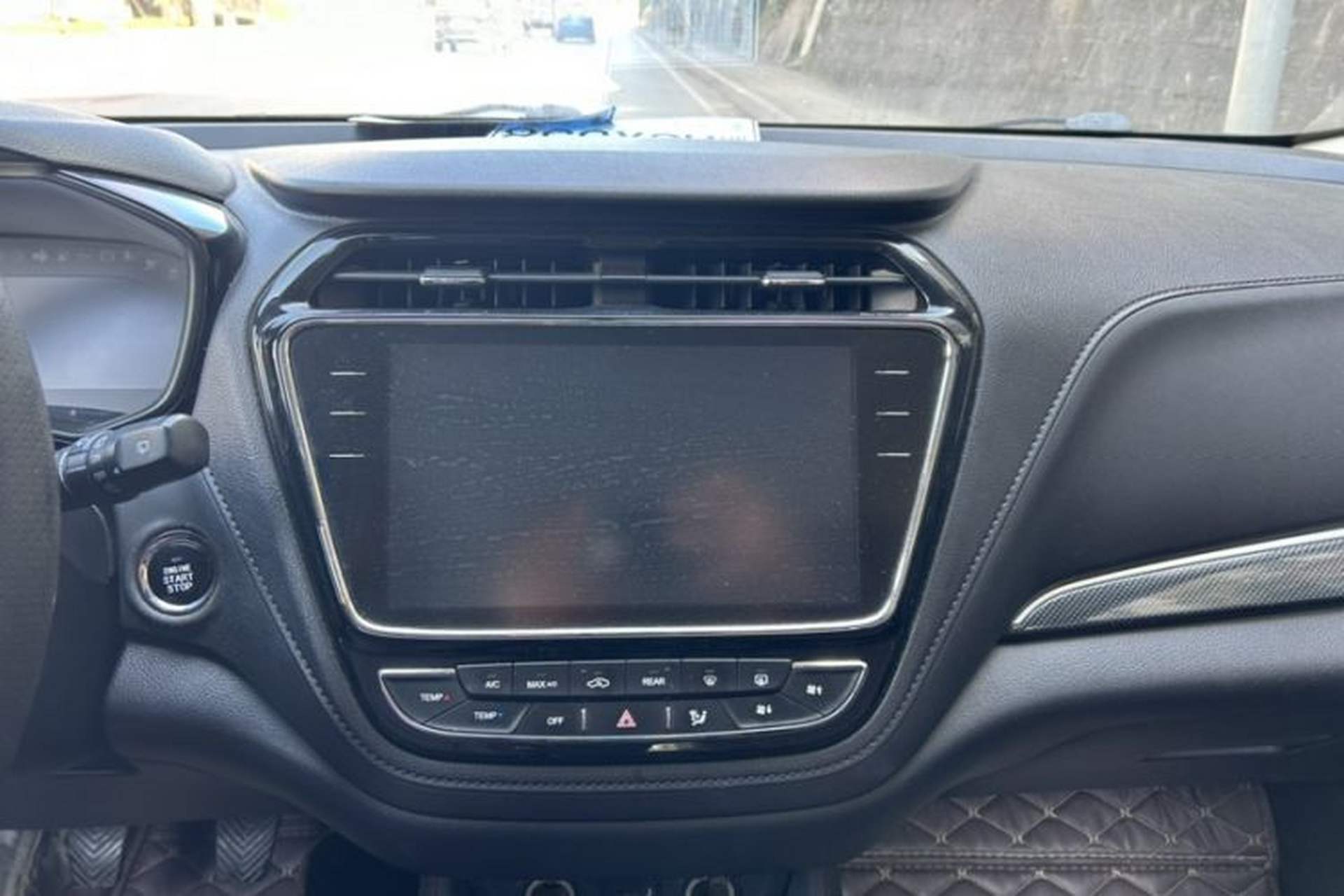 Used CHANGAN OSHAN A800 2017 1.6L Manual Smart Edition Interior 1