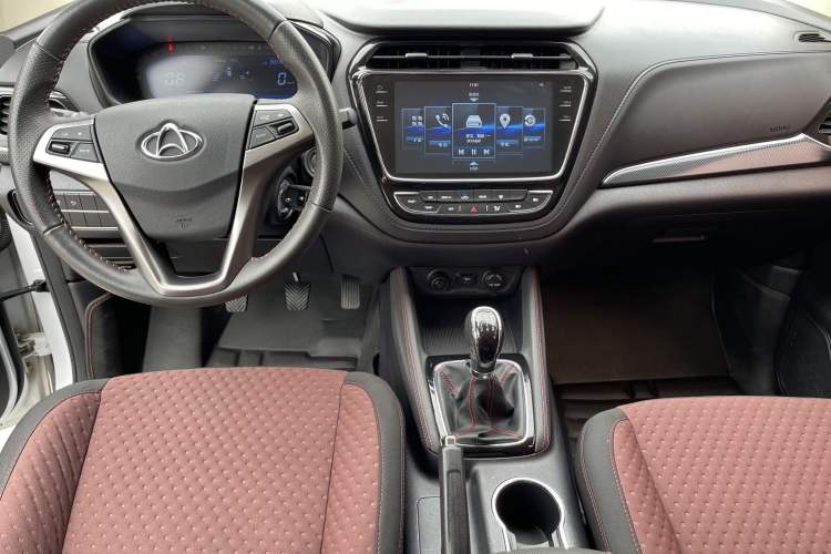 Used CHANGAN OSHAN A800 2017 1.6L Manual Comfort Model Interior 1