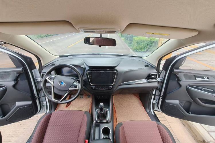 Used CHANGAN OSHAN A800 2017 1.6L Manual Comfort Model Interior 1