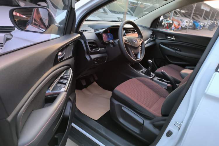 Used CHANGAN OSHAN A800 2017 1.6L Manual Comfort Model Interior 2