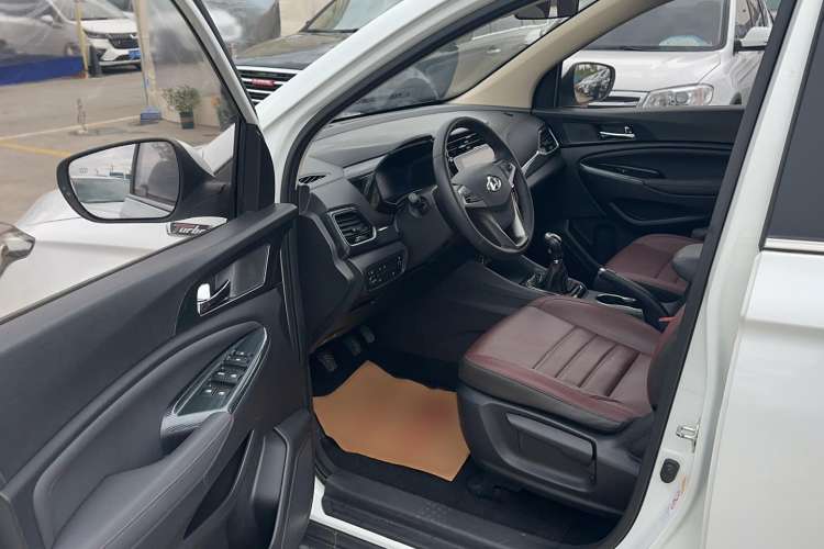 Used CHANGAN OSHAN A800 2017 1.5T Manual Luxury Model Interior 2