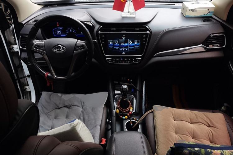 Used CHANGAN OSHAN A800 2017 1.6L Manual Luxury Model Interior 2