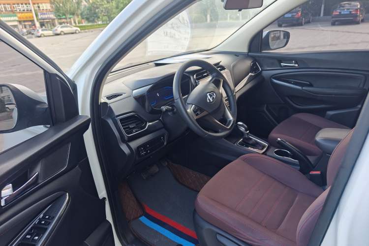 Used CHANGAN OSHAN A800 2017 1.5T Automatic Comfort Model Interior 2