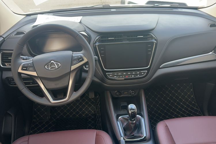 Used CHANGAN OSHAN A800 2017 1.6L Manual Luxury Model Interior 2