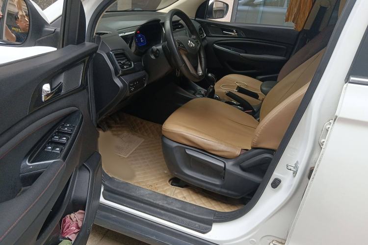 Used CHANGAN OSHAN A800 2017 1.6L Manual Comfort Model Interior 3