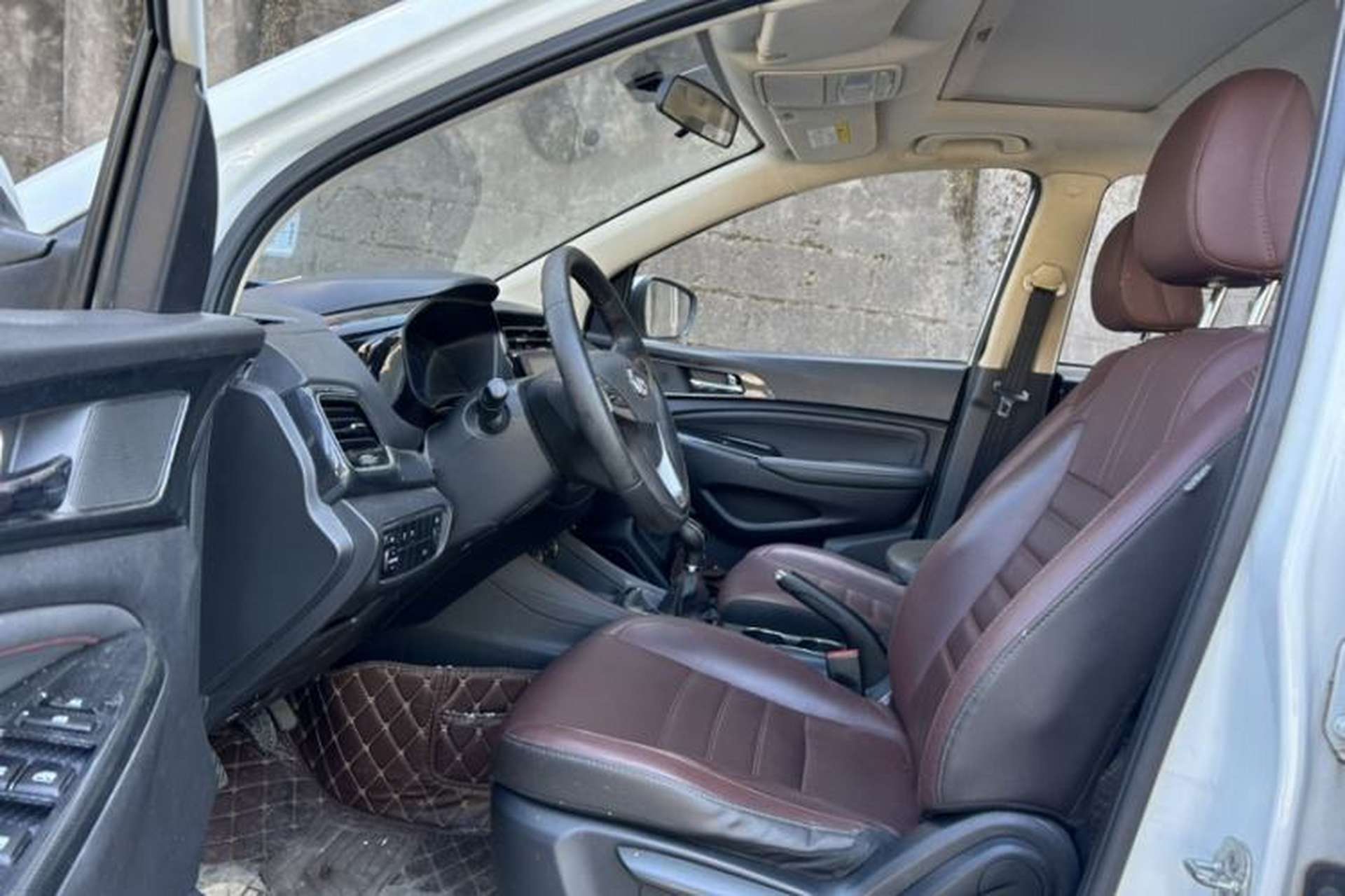 Used CHANGAN OSHAN A800 2017 1.6L Manual Smart Edition Interior 3