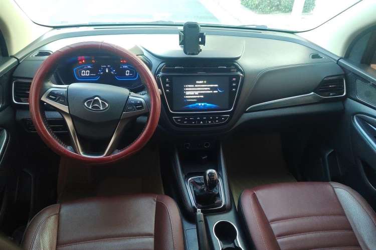 Used CHANGAN OSHAN A800 2017 1.5T Manual Luxury Model Interior 3