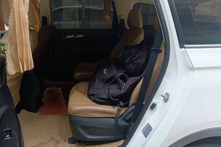 Used CHANGAN OSHAN A800 2017 1.6L Manual Comfort Model Interior 4