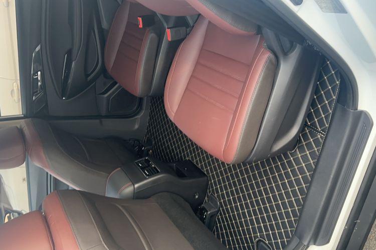 Used CHANGAN OSHAN A800 2017 1.6L Manual Luxury Model Interior 4