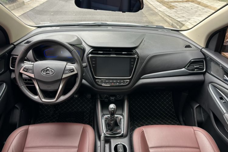 Used CHANGAN OSHAN A800 2017 1.5T Manual Luxury Model Interior 5