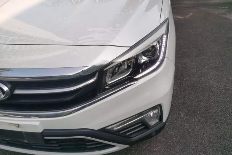 Used CHANGAN OSHAN A800 2017 1.5T Automatic ZhiZun Model Left Front Headlight