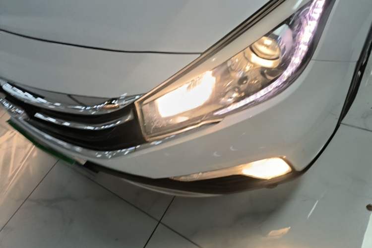 Used CHANGAN OSHAN A800 2017 1.5T Automatic Luxury Model Left Front Headlight