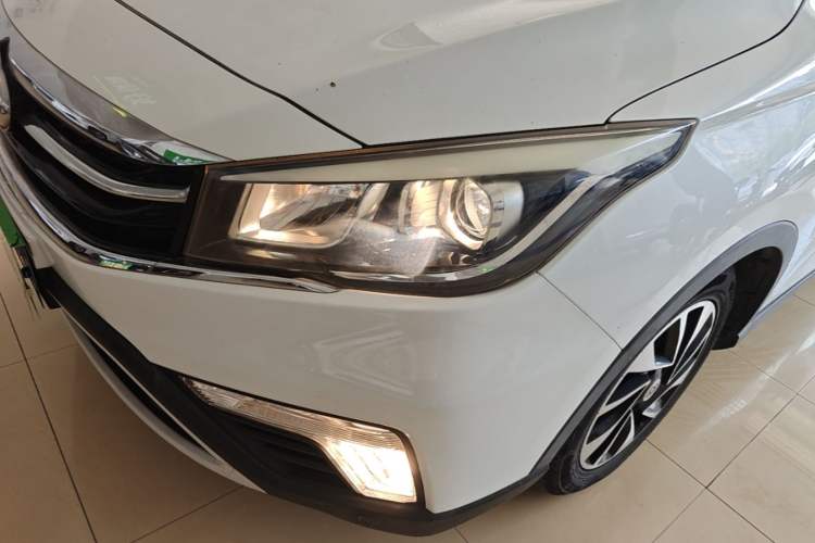 Used CHANGAN OSHAN A800 2017 1.6L Manual Comfort Model Left Front Headlight