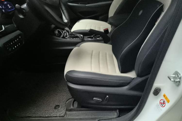 Used CHANGAN OSHAN A800 2017 1.5T Automatic ZhiZun Model Left Front Seat