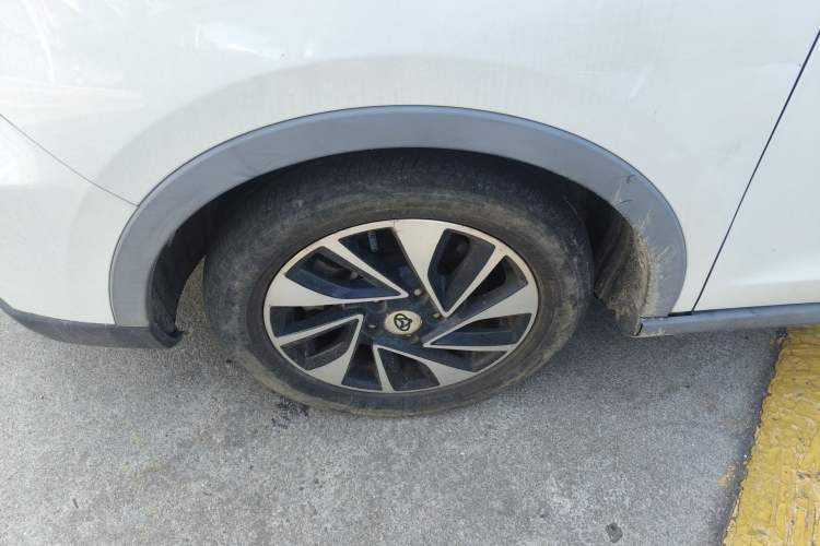 Used CHANGAN OSHAN A800 2017 1.5T Manual Luxury Model Left Front Wheel Hub