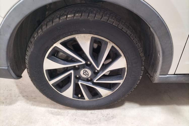 Used CHANGAN OSHAN A800 2017 1.5T Manual Luxury Model Left Front Wheel Hub