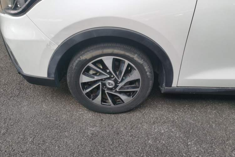 Used CHANGAN OSHAN A800 2017 1.5T Automatic ZhiZun Model Left Front Wheel Hub
