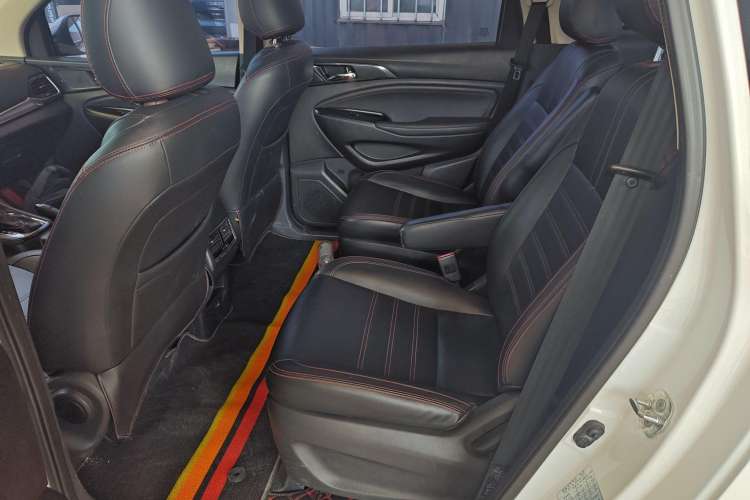 Used CHANGAN OSHAN A800 2017 1.5T Automatic Comfort Model Left Rear Seat