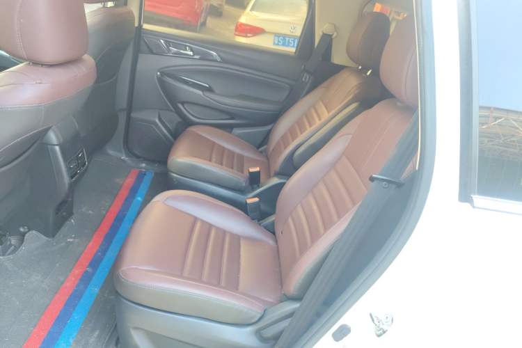 Used CHANGAN OSHAN A800 2017 1.5T Manual Luxury Model Left Rear Seat
