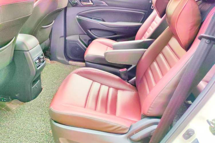 Used CHANGAN OSHAN A800 2017 1.5T Manual Luxury Model Left Rear Seat