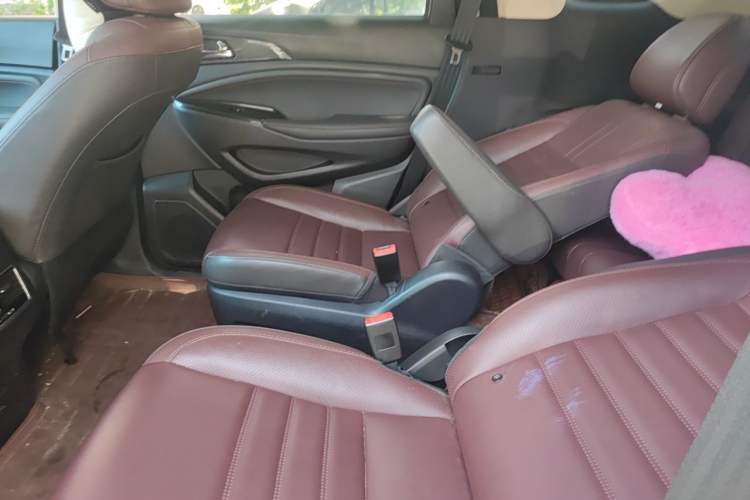 Used CHANGAN OSHAN A800 2017 1.5T Manual Luxury Model Left Rear Seat