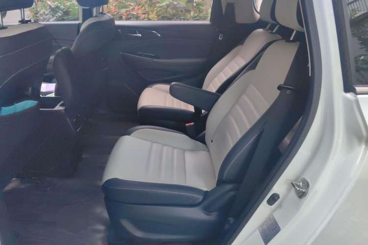 Used CHANGAN OSHAN A800 2017 1.5T Automatic Luxury Model Left Rear Seat