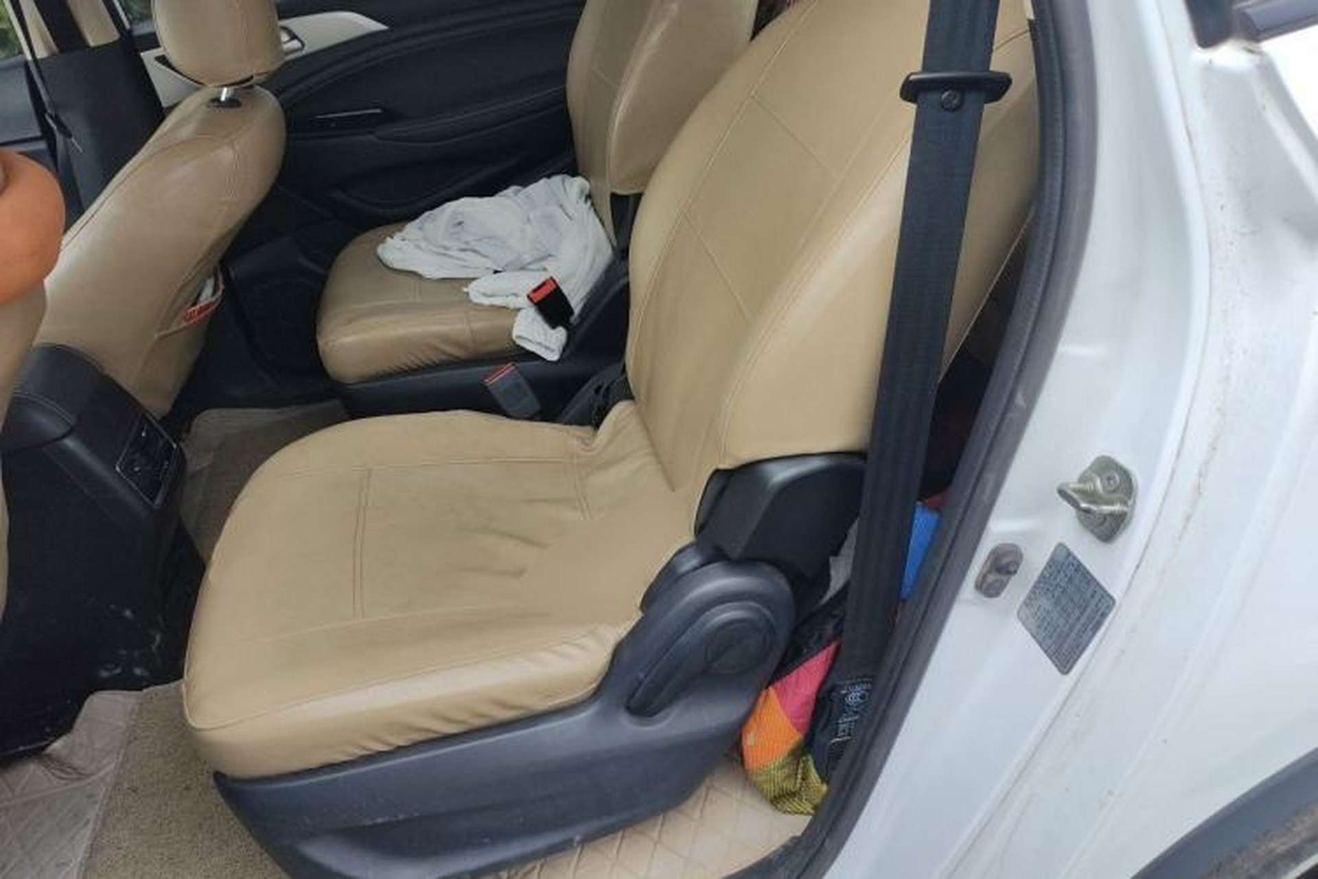 Used CHANGAN OSHAN A800 2017 1.6L Manual Value Model Left Rear Seat