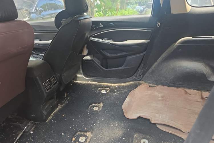 Used CHANGAN OSHAN A800 2017 1.6L Manual Comfort Model Left Rear Seat