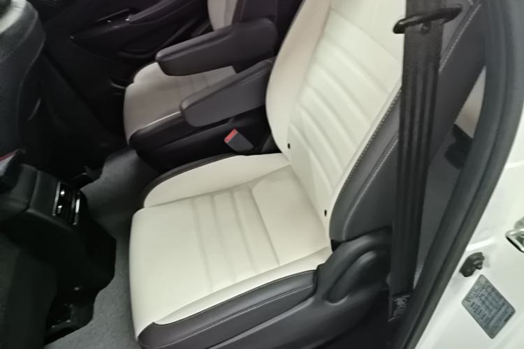 Used CHANGAN OSHAN A800 2017 1.5T Automatic Luxury Model Left Rear Seat