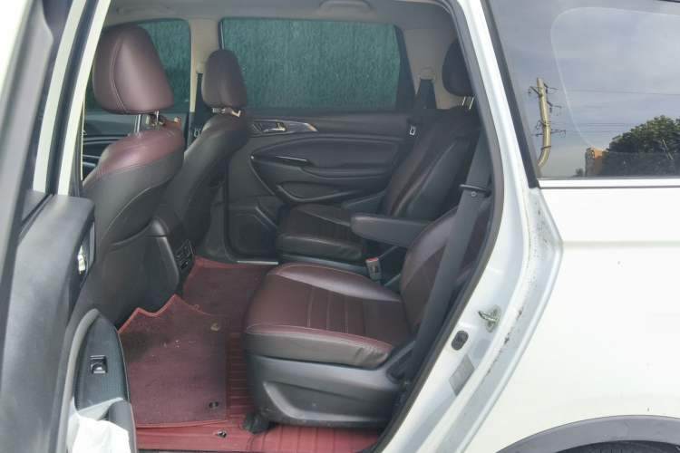 Used CHANGAN OSHAN A800 2017 1.5T Manual Luxury Model Left Rear Seat