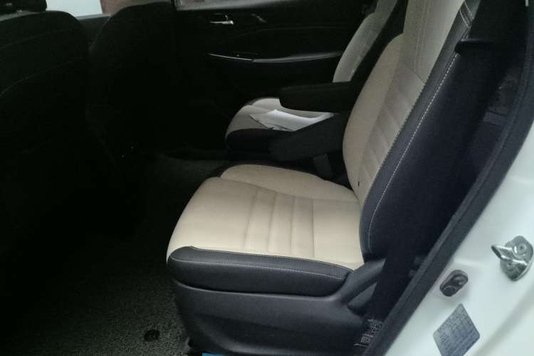 Used CHANGAN OSHAN A800 2017 1.5T Automatic ZhiZun Model Left Rear Seat